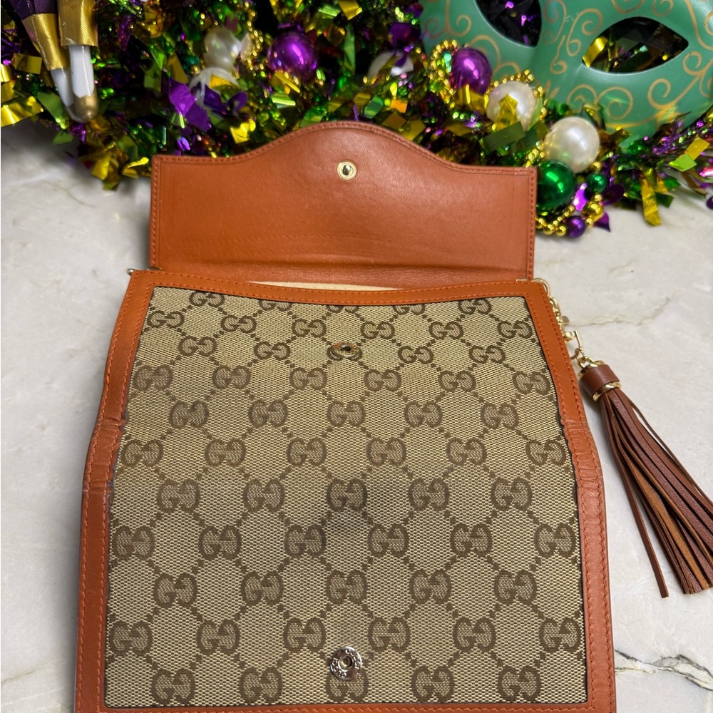 Gucci Tan and Brown Sukey Logo Wallet - Picture 5 of 16